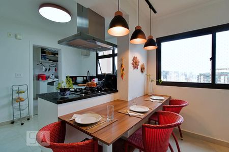 Apartamento à venda com 195m², 4 quartos e 4 vagasCozinha