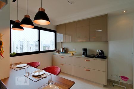 Apartamento à venda com 195m², 4 quartos e 4 vagasCozinha