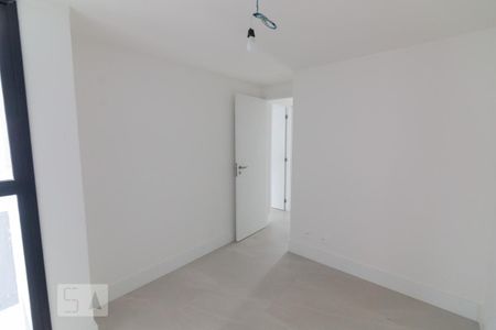 Apartamento à venda com 166m², 4 quartos e 2 vagasQuarto 2