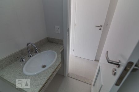 Apartamento à venda com 166m², 4 quartos e 2 vagasBanheiro Social