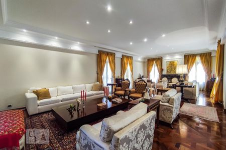 Casa de condomínio à venda com 870m², 4 quartos e 8 vagasSala