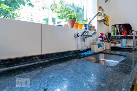 Casa à venda com 230m², 4 quartos e 2 vagasCozinha - Pia