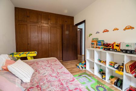 Casa à venda com 230m², 4 quartos e 2 vagasQuarto 2