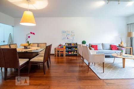 Casa à venda com 230m², 4 quartos e 2 vagasSala de Estar/Jantar