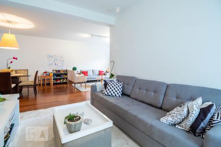 Casa à venda com 230m², 4 quartos e 2 vagasSala de TV