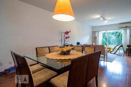 Sala de Jantar de casa à venda com 4 quartos, 230m² em Jardim Los Angeles, São Paulo