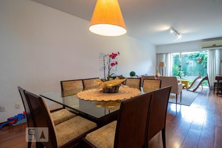 Casa à venda com 230m², 4 quartos e 2 vagasSala de Jantar