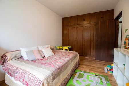 Casa à venda com 230m², 4 quartos e 2 vagasQuarto 2