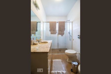 Casa à venda com 230m², 4 quartos e 2 vagasBanheiro