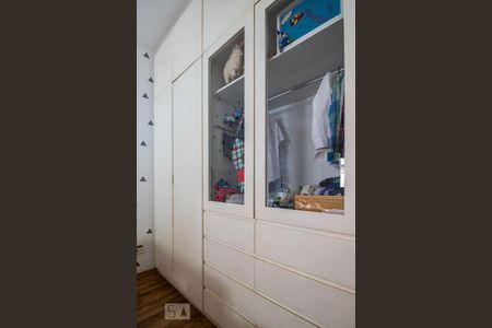 Casa à venda com 230m², 4 quartos e 2 vagasQuarto 1 - Armários