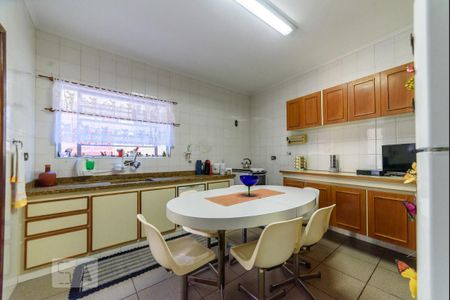 Casa à venda com 198m², 3 quartos e 2 vagas Casa à venda com 198m², 3 quartos e 2 vagasCozinha