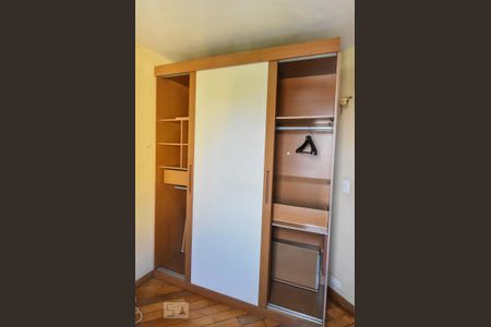 Apartamento para alugar com 57m², 3 quartos e 1 vagaQuarto 03
