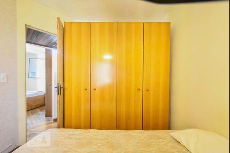 Apartamento para alugar com 57m², 3 quartos e 1 vagaQuarto 01