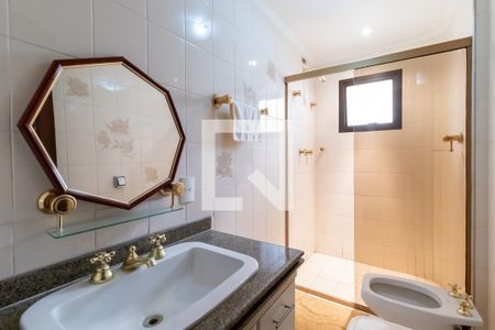 Apartamento à venda com 185m², 3 quartos e 3 vagasBanheiro 3