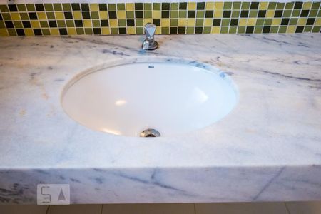 Apartamento para alugar com 100m², 2 quartos e sem vagaBanheiro