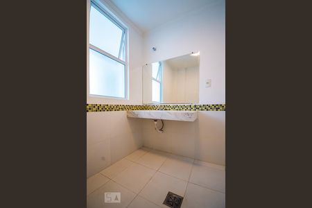 Apartamento para alugar com 100m², 2 quartos e sem vagaBanheiro