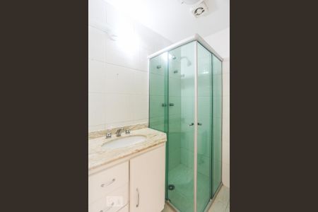 Banheiro de apartamento para alugar com 2 quartos, 65m² em Butantã, São Paulo