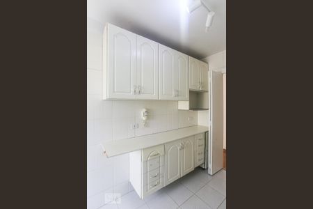 Apartamento para alugar com 65m², 2 quartos e 2 vagas Apartamento para alugar com 65m², 2 quartos e 2 vagasCozinha