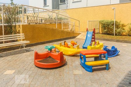Apartamento para alugar com 65m², 2 quartos e 2 vagas Apartamento para alugar com 65m², 2 quartos e 2 vagasArea Comum Playground
