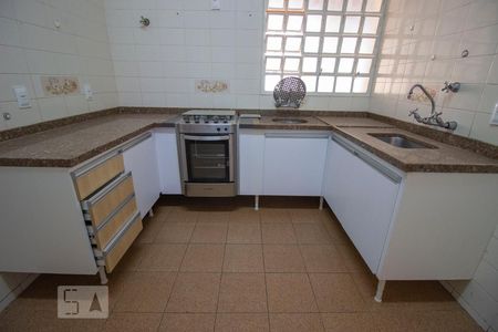 Casa para alugar com 290m², 5 quartos e 7 vagasCozinha - Armários