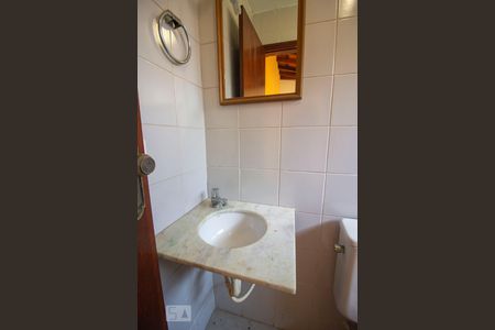 Casa para alugar com 290m², 5 quartos e 7 vagasBanheiro de Serviço