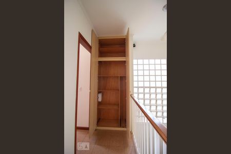 Casa para alugar com 290m², 5 quartos e 7 vagasArmário Corredor