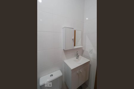 Casa para alugar com 65m², 2 quartos e sem vagaBanheiro da Suíte