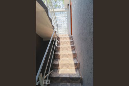 Casa para alugar com 65m², 2 quartos e sem vagaEscada