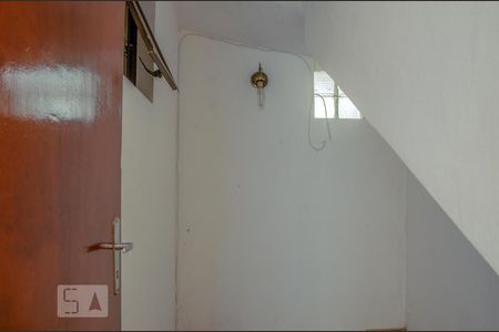 Entrada de casa para alugar com 2 quartos, 140m² em Vila Palmeiras, São Paulo