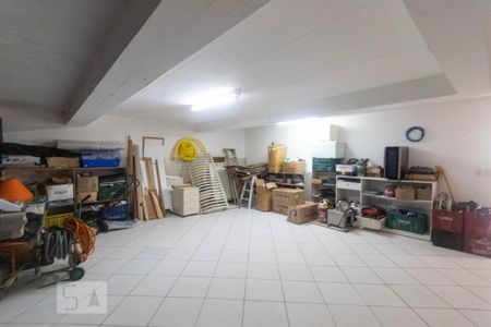 Garagem de casa à venda com 3 quartos, 400m² em Ipanema, Porto Alegre