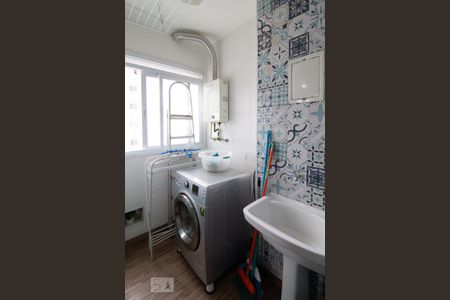 Apartamento à venda com 81m², 3 quartos e 2 vagas Apartamento à venda com 81m², 3 quartos e 2 vagasÁrea de Serviço
