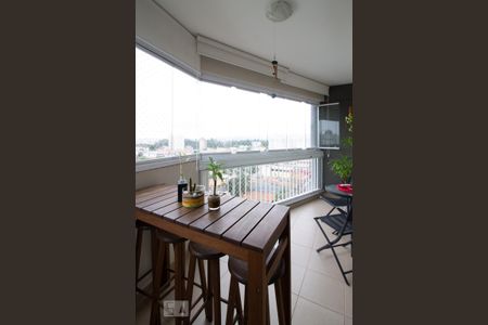 Apartamento à venda com 81m², 3 quartos e 2 vagas Apartamento à venda com 81m², 3 quartos e 2 vagasVaranda gourmet