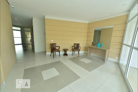 Apartamento à venda com 81m², 3 quartos e 2 vagas Apartamento à venda com 81m², 3 quartos e 2 vagasÁrea comum - Hall Social