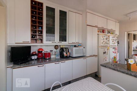 Apartamento à venda com 205m², 3 quartos e 3 vagasCozinha