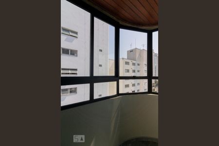 Apartamento à venda com 205m², 3 quartos e 3 vagasSuíte 2