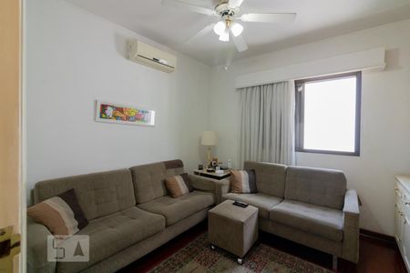 Apartamento à venda com 205m², 3 quartos e 3 vagasSala de TV