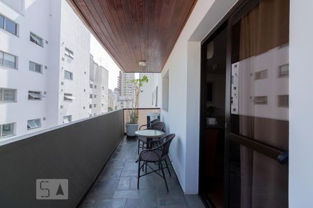 Apartamento à venda com 205m², 3 quartos e 3 vagasVaranda Sala