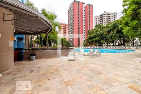 Apartamento à venda com 330m², 3 quartos e 3 vagas Apartamento à venda com 330m², 3 quartos e 3 vagasÁrea comum - Piscina