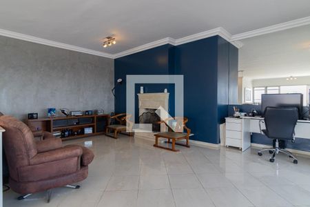 Apartamento à venda com 330m², 3 quartos e 3 vagas Apartamento à venda com 330m², 3 quartos e 3 vagasCobertura