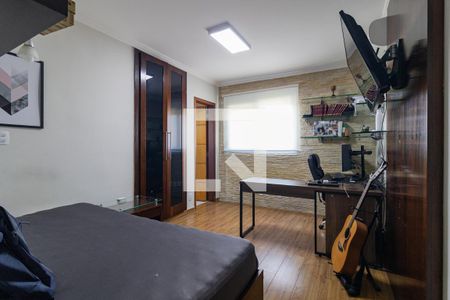Apartamento à venda com 330m², 3 quartos e 3 vagas Apartamento à venda com 330m², 3 quartos e 3 vagasSuíte 2