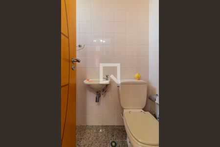 Apartamento à venda com 330m², 3 quartos e 3 vagas Apartamento à venda com 330m², 3 quartos e 3 vagasÁrea de Serviço