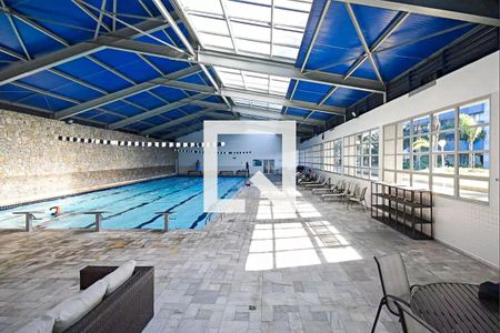 Apartamento à venda com 330m², 3 quartos e 3 vagas Apartamento à venda com 330m², 3 quartos e 3 vagasPiscina Coberta