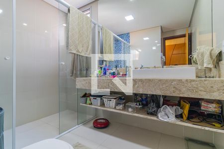 Apartamento à venda com 330m², 3 quartos e 3 vagas Apartamento à venda com 330m², 3 quartos e 3 vagasBanheiro da Suíte 1