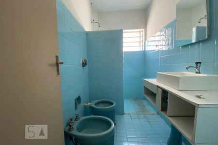 Casa para alugar com 129m², 2 quartos e 2 vagas Casa para alugar com 129m², 2 quartos e 2 vagasBanheiro