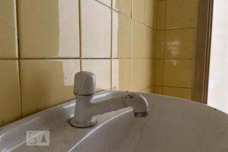 Banheiro - Torneira de casa para alugar com 2 quartos, 129m² em Vila Sônia, São Paulo