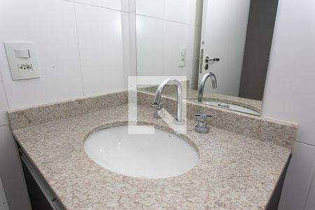 Apartamento para alugar com 67m², 2 quartos e 1 vaga Apartamento para alugar com 67m², 2 quartos e 1 vagaBanheiro da Suíte