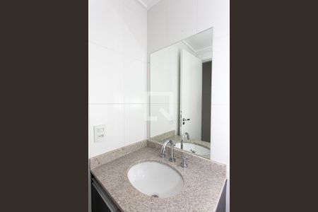 Apartamento para alugar com 67m², 2 quartos e 1 vaga Apartamento para alugar com 67m², 2 quartos e 1 vagaBanheiro da Suíte