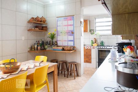 Casa à venda com 166m², 3 quartos e 2 vagasCOZINHA
