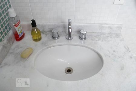 Casa à venda com 166m², 3 quartos e 2 vagasBANHEIRO SUITE