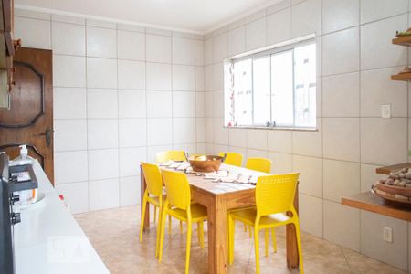 Casa à venda com 166m², 3 quartos e 2 vagasCOZINHA